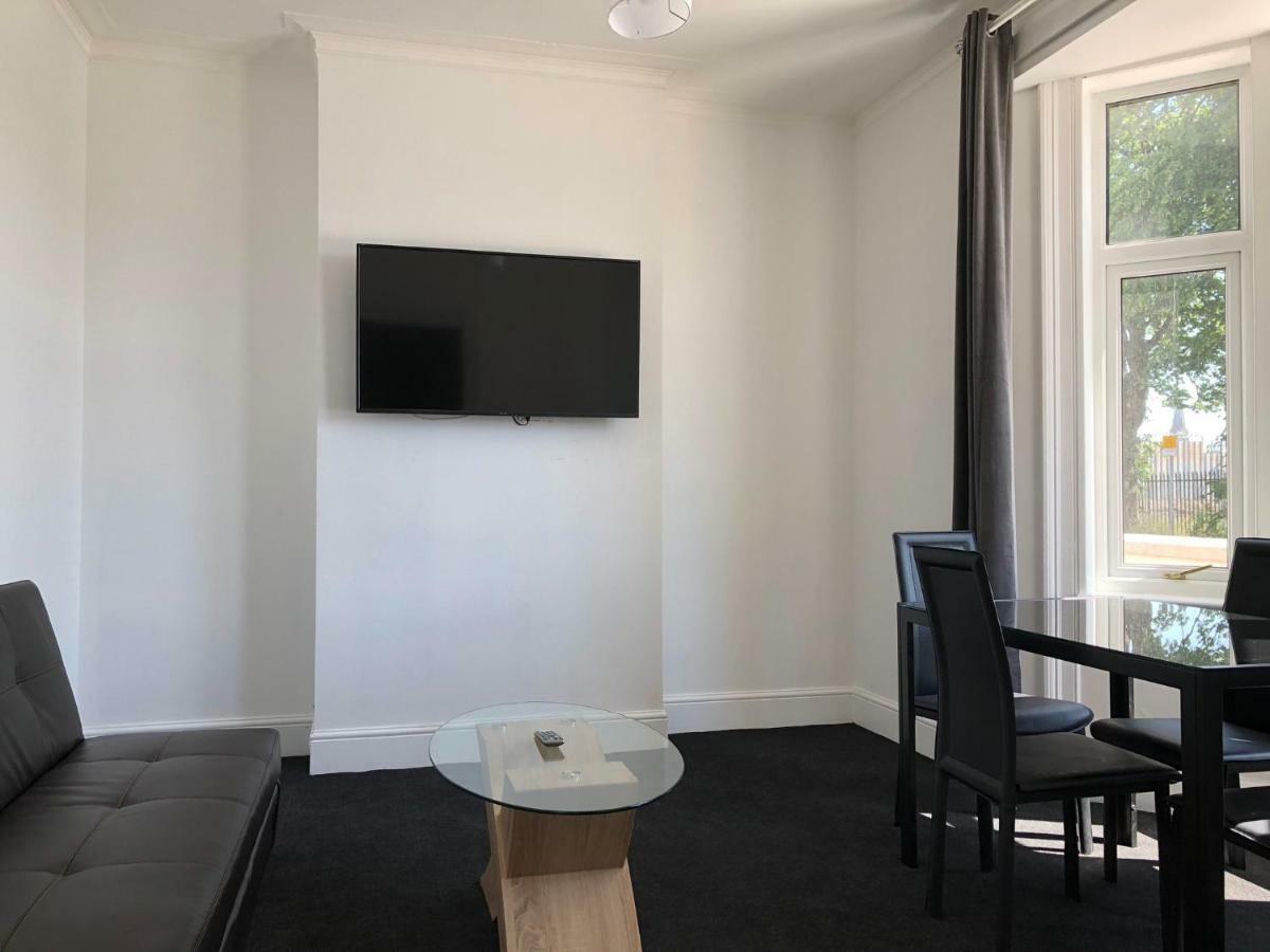 Glasgow Airport Holiday Home Пейслі Екстер'єр фото