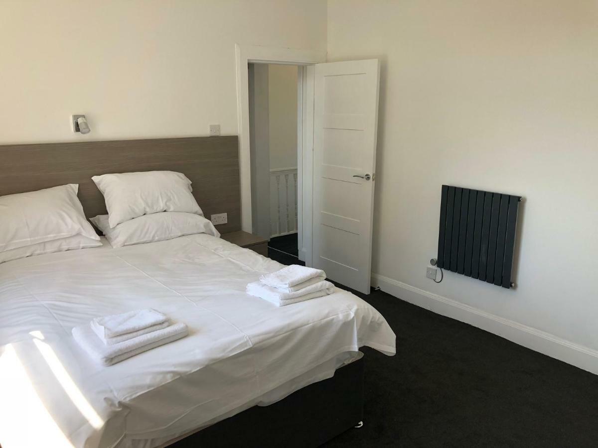 Glasgow Airport Holiday Home Пейслі Екстер'єр фото